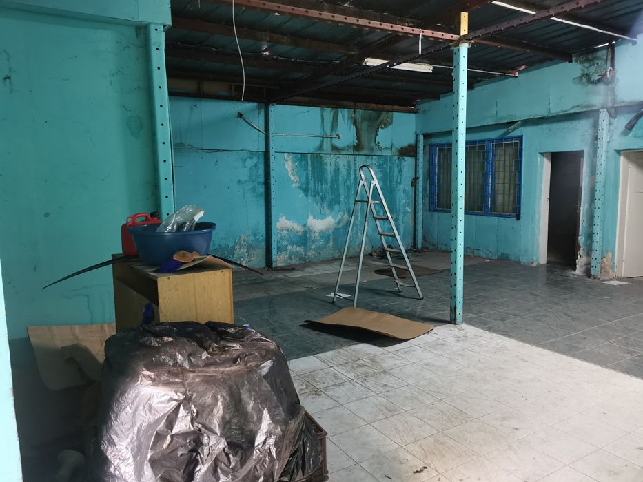 Дава се под наем Магазин в Пловдив, Сточна гара - 82 кв.м за 229.5 € - Снимка #1