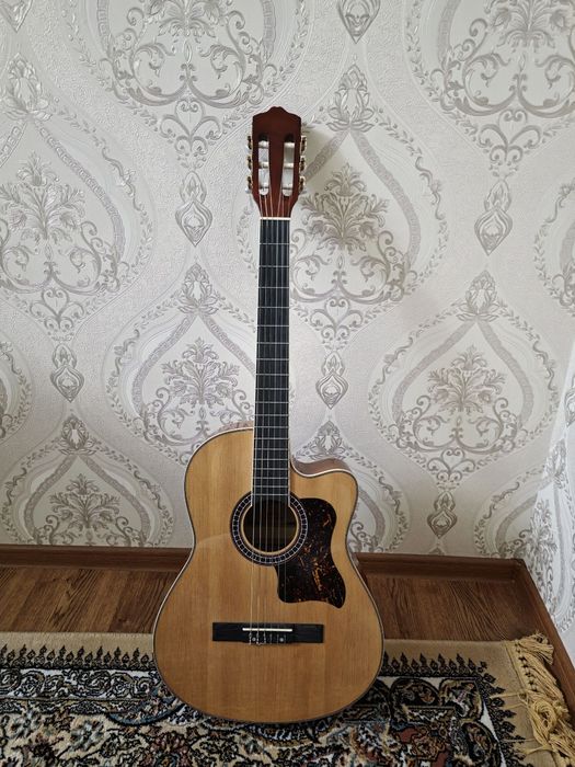 Deviser gitara sotiladi