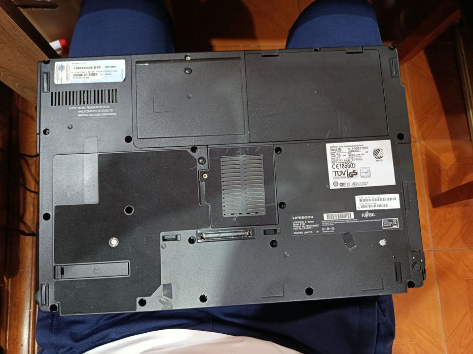 Laptop Fujitsu Lifebook E780 i3 procesor 8gb RAM 320GB