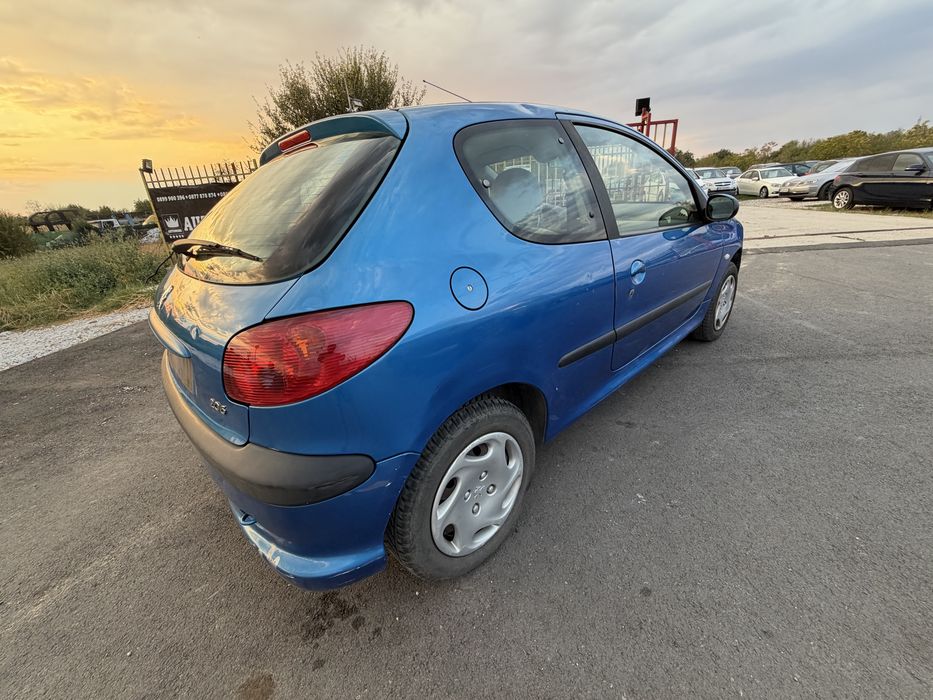 Peugeot 206 1.4 Бензин 75к.с.