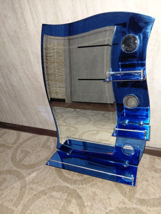 Продам зеркало-полочку