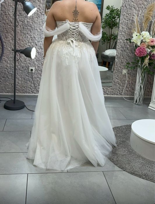 Булчинска рокля.