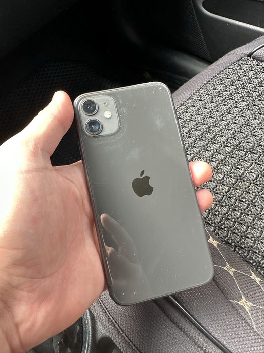 Айфон 11 в хорошем состояние