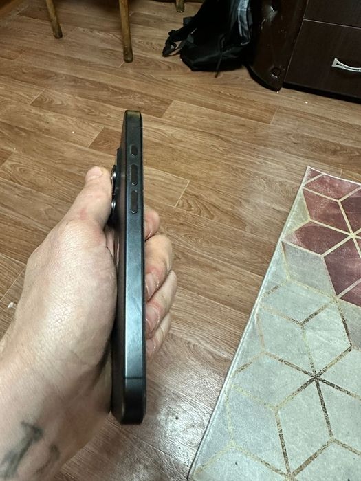 Продам айфон 15 про