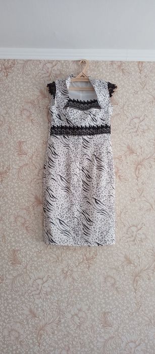 Продам не дорого платья.