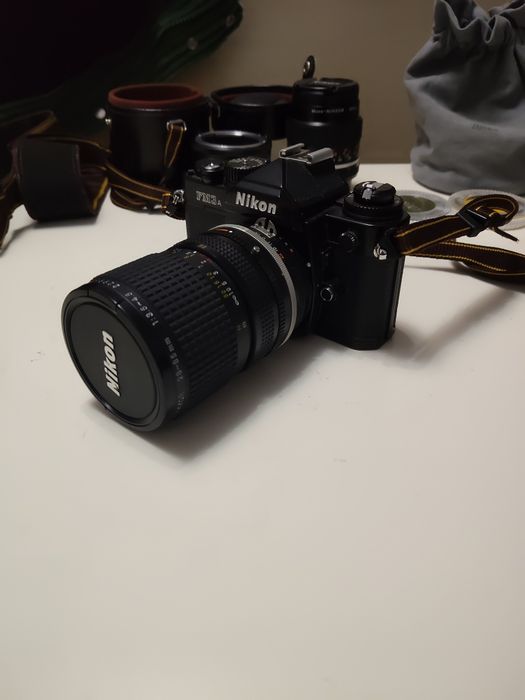 Vând Nikon SLR FM3A
