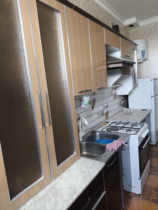 Kuxonniy mebel sotiladi