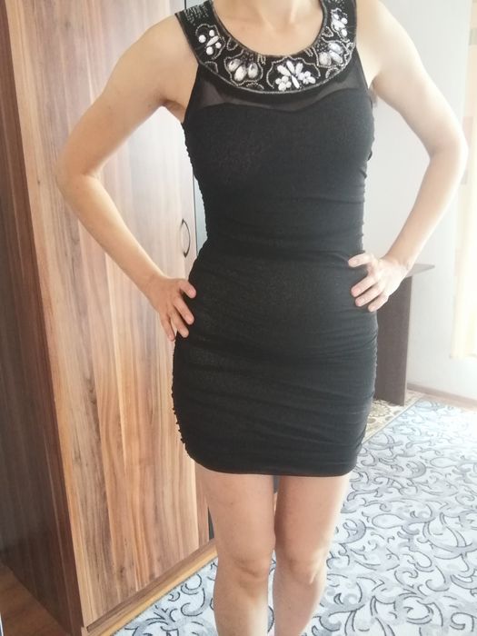Малка черна рокля