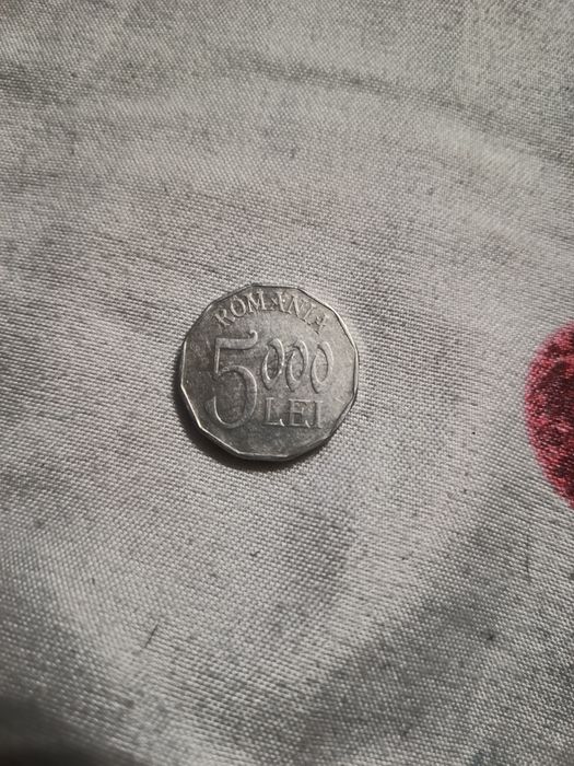 Monedă veche 5000 lei din 2002