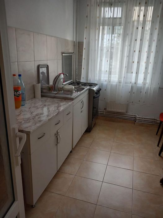 Apartament 2 camere de închiriat-zona Precista, Piatra Neamt