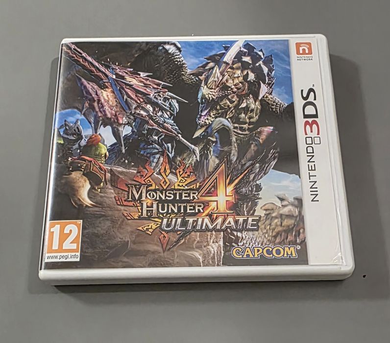 Nintendo 3ds joc monster hunter 4 ultimate