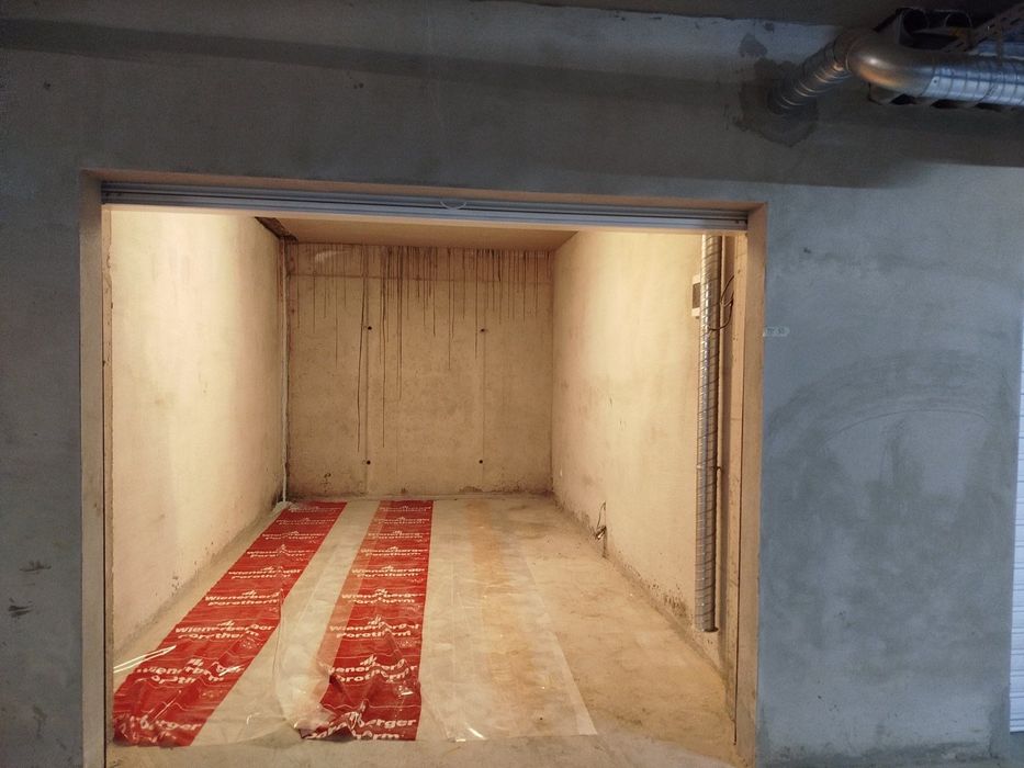 Дава се под наем Гараж / Паркомясто в София, Оборище - 19 кв.м за 127.5 € - Снимка #1