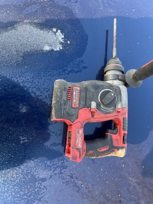 Акумулатурен перфоратор milwaukee