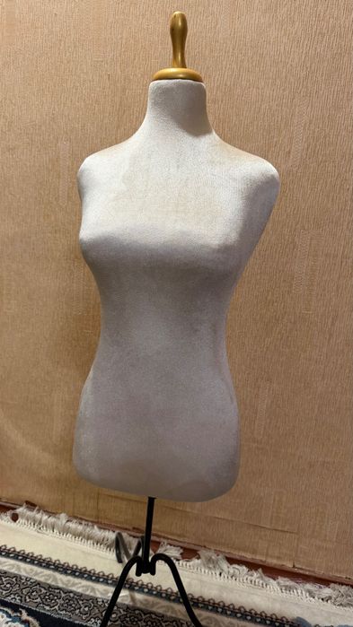 Маникен женские для магазина или ателье