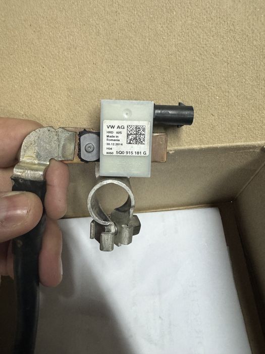 Голф 7 минусова клема