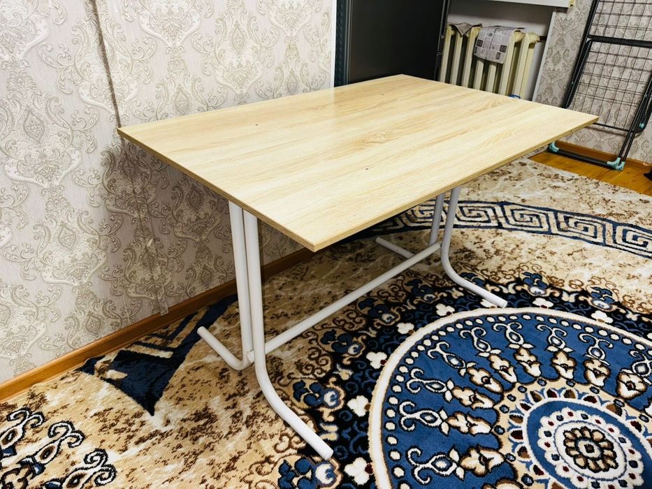 Стол 1. 20 м хорошом состояние