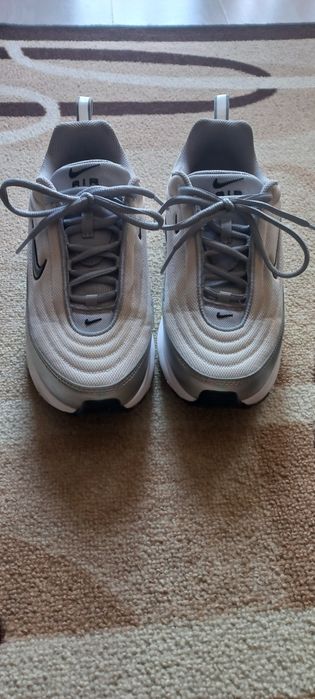 Оригинални маратонки Nike