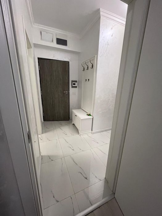 Vand apartament 3 camere,Prima Universitatii