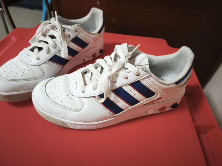 Маратонки Adidas  42 номер