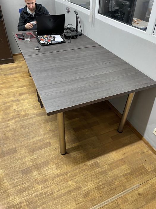 Столы бу/у, две штуки