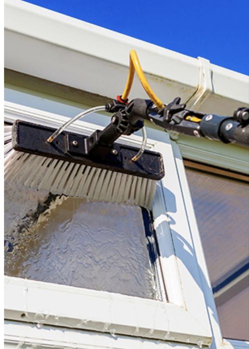 Четка за почистване на прозорци  с маркуч 30м TUCKER и соларни панели