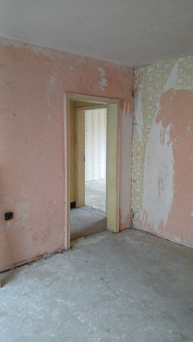 Продавам тристаен в Здравец изток