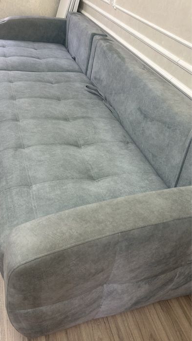 Срочно продаю диван большой