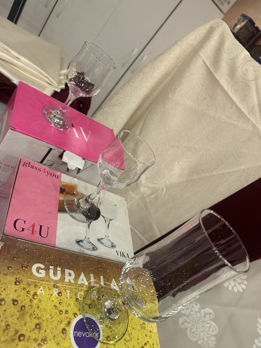 Vand pahare si cesti