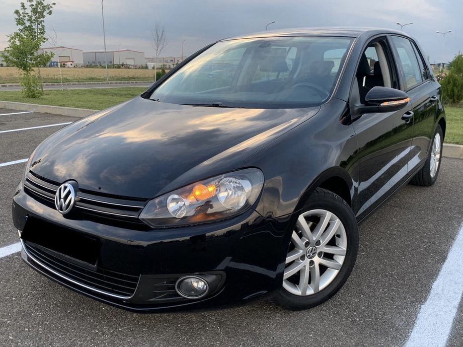 VW Golf 6 (2012) 1.6 – Alcantara / Navi / Dublu Climatronic / Set anvelope Iarnă Inclus