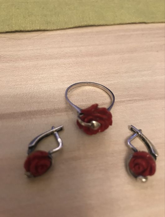 Сребърен комплект със корал