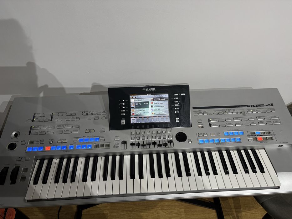 Orga Yamaha Tyros4