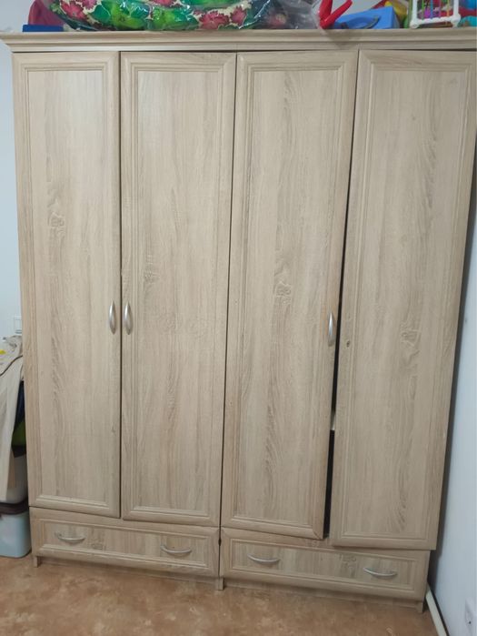 Продам спальный гарнитур без матраса