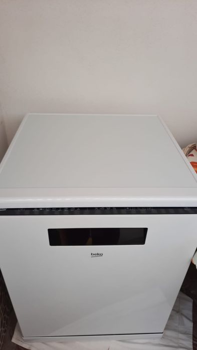 Masina spalat vase Beko den38530wad