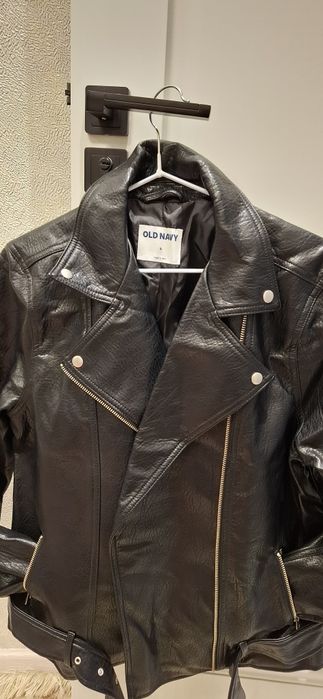 Женская черная куртка новая