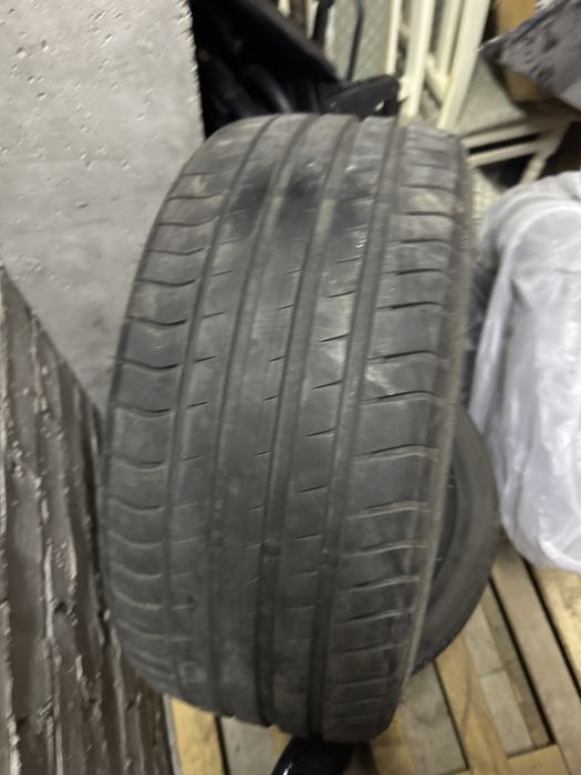 Резина 235/35/19 лето