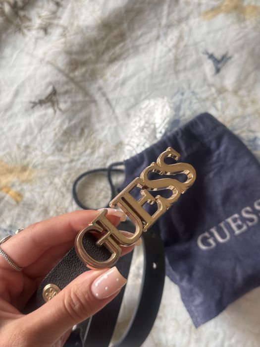 Черен колан Guess
