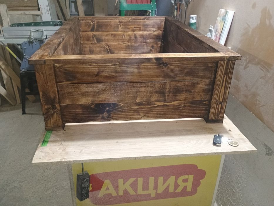 Продавам дървени кашпи