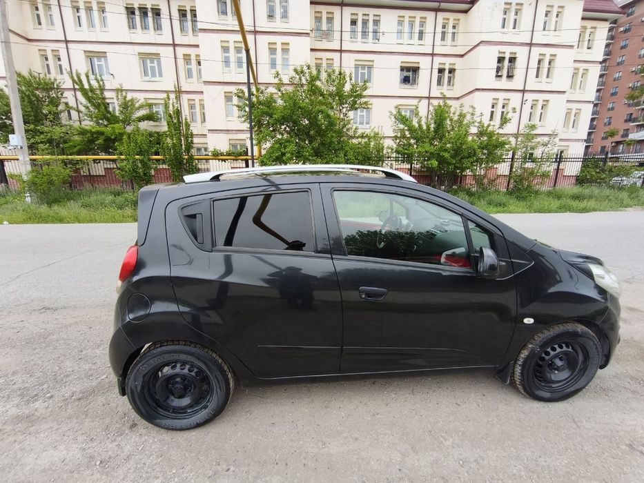 Продаю автомобиль спарк. Цвет черный. Пробег 189000. Состояние хорошое