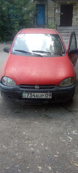 Опель Корса 1995 года