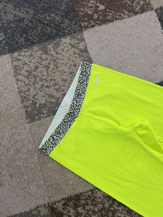 Дамски клин Nike Pro