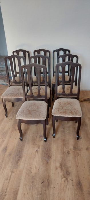 Продам гостивой стол с стульями