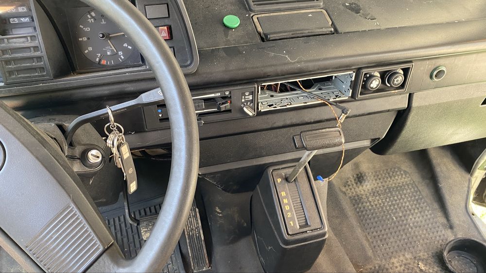 Vand/ VW Bus T3 / 2.1 Benzina / Automat/ Aer Conditionat/ Servo/ 6500€