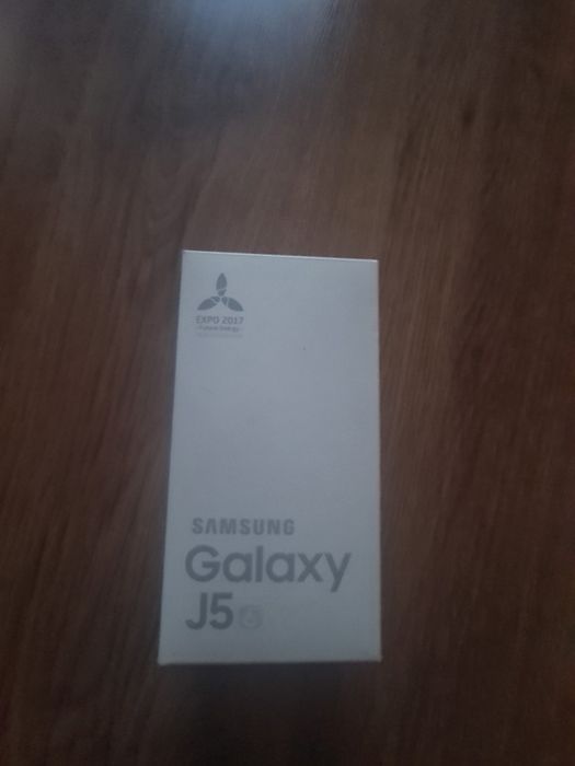 Продам телефон Galaxy j5