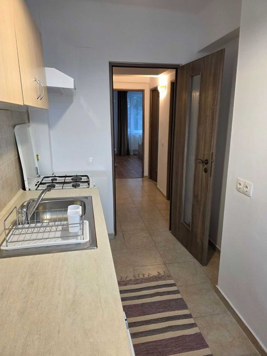 Inchiriez apartament cu 2 camere P-ta M. Viteazul