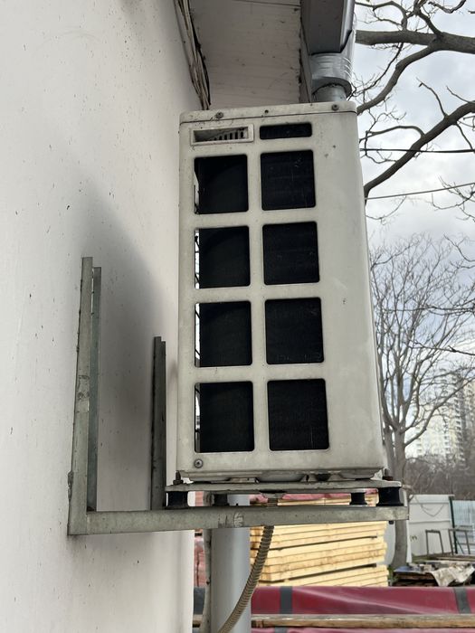 Климатик “GREE” инвенторен