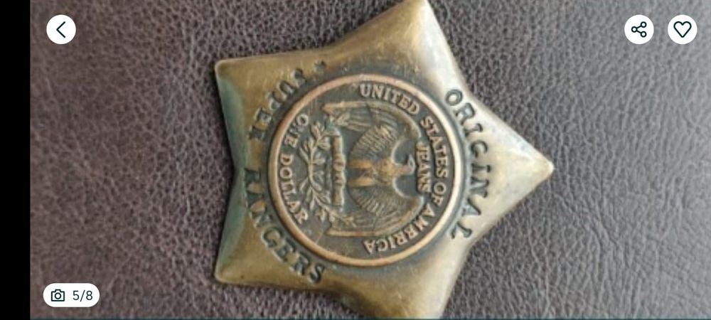 Insigne , medalioane , brelocuri , poetcarduri  vintage