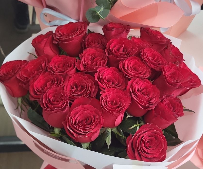 Букет роз из 25 цветов