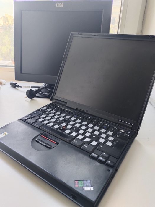 Ноутбук IBM 1 поколения