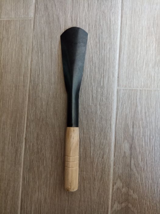 Лопатка за почистване на косачки за трева