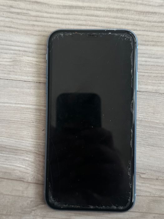 iPhone XR без гаранция